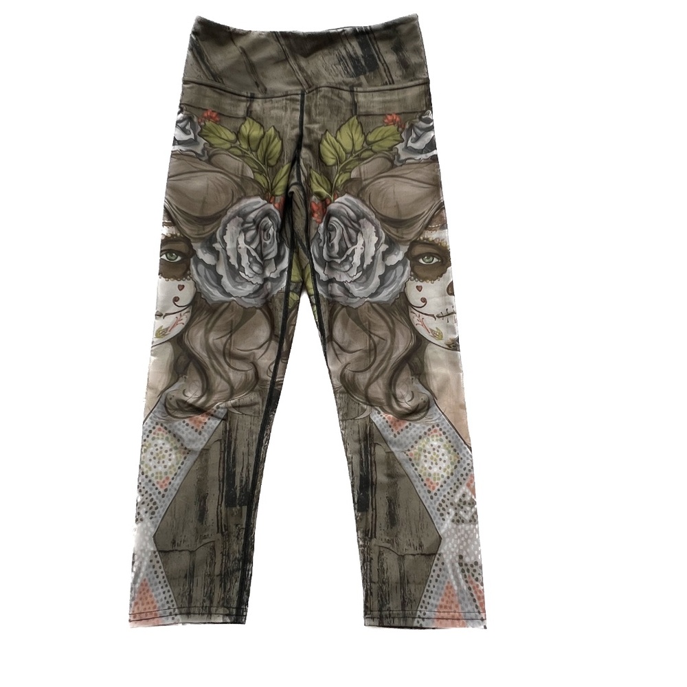 Eagle Rock Werkshop Leggings Size S Capri Yoga Roses Creepy Womans Face